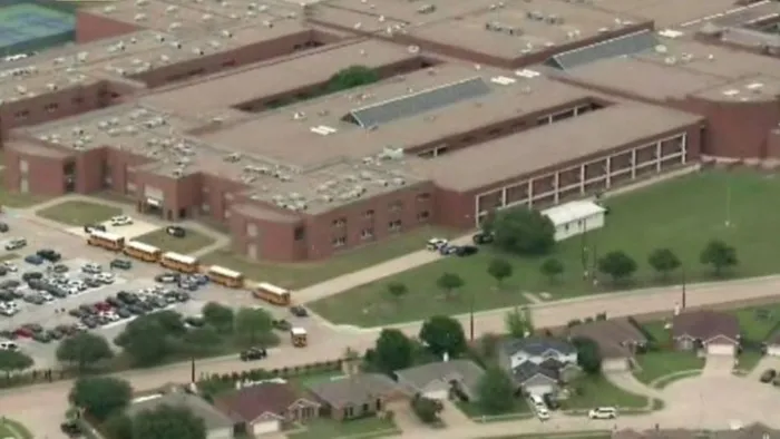 Halálos lövöldözés volt egy texasi középiskolában