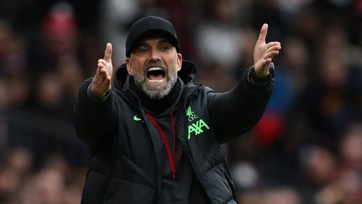 Klopp összekeverte az újságírókat, rossz embert vont kérdőre - videó