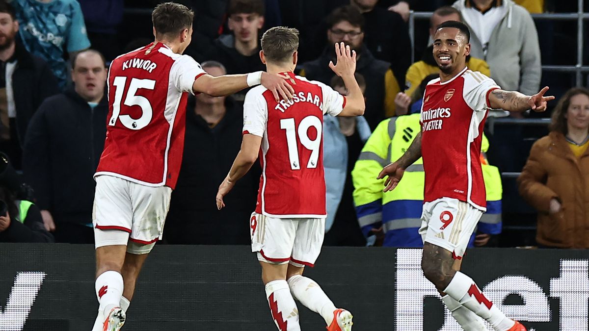 Kiszenvedte a győzelmet az Arsenal, és újra vezeti a Premier League-et