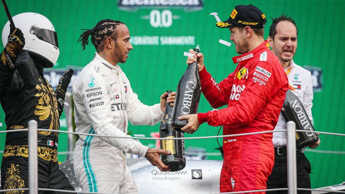 Lewis Hamilton is a már visszavonult világbajnokot látná a legszívesebben a maga helyén