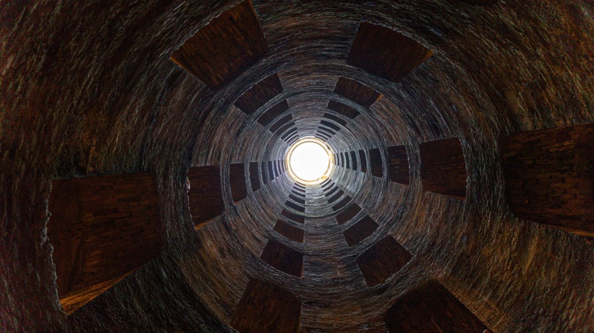 Bizarr szörny ijesztgeti a híveket egy olaszországi templomban