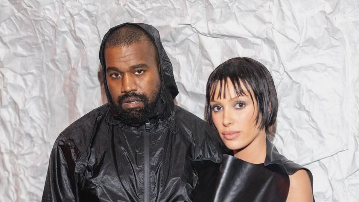 Kanye West felesége bugyiban ment ki az utcára - kép