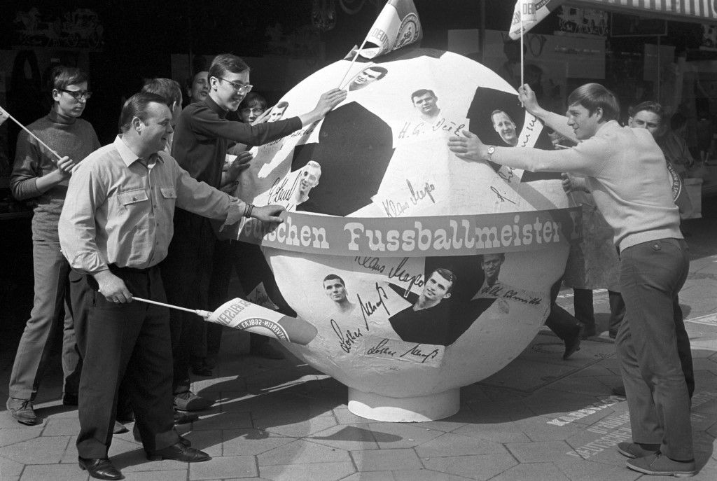 German Soccer League - 1966-67 - Eintracht Braunschweig supporters