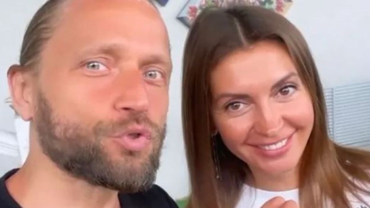 Halálra éheztette újszülött fiát egy blogger - fénnyel próbálta etetni őt