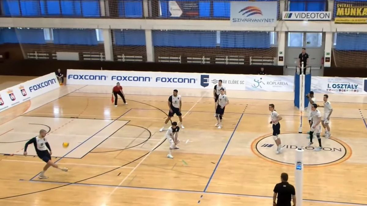 Elképesztő pillanat: a magyar röplabdázó Szoboszlait másolva lábbal játszotta meg a labdát