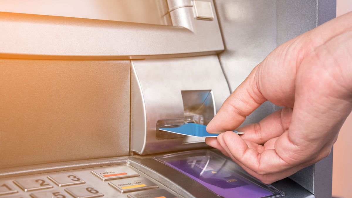 Pár óra és szinte teljesen leáll az egyik hazai bank