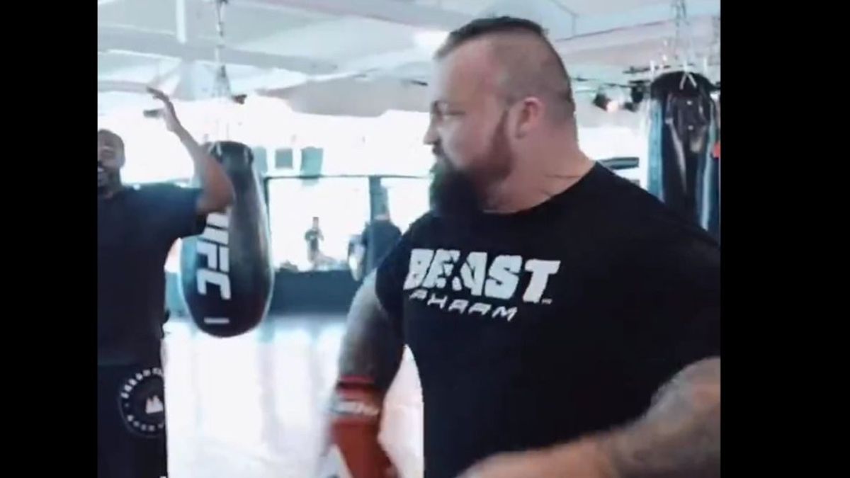 Irtózatos rekordot állított fel a világ legerősebb embere - videó