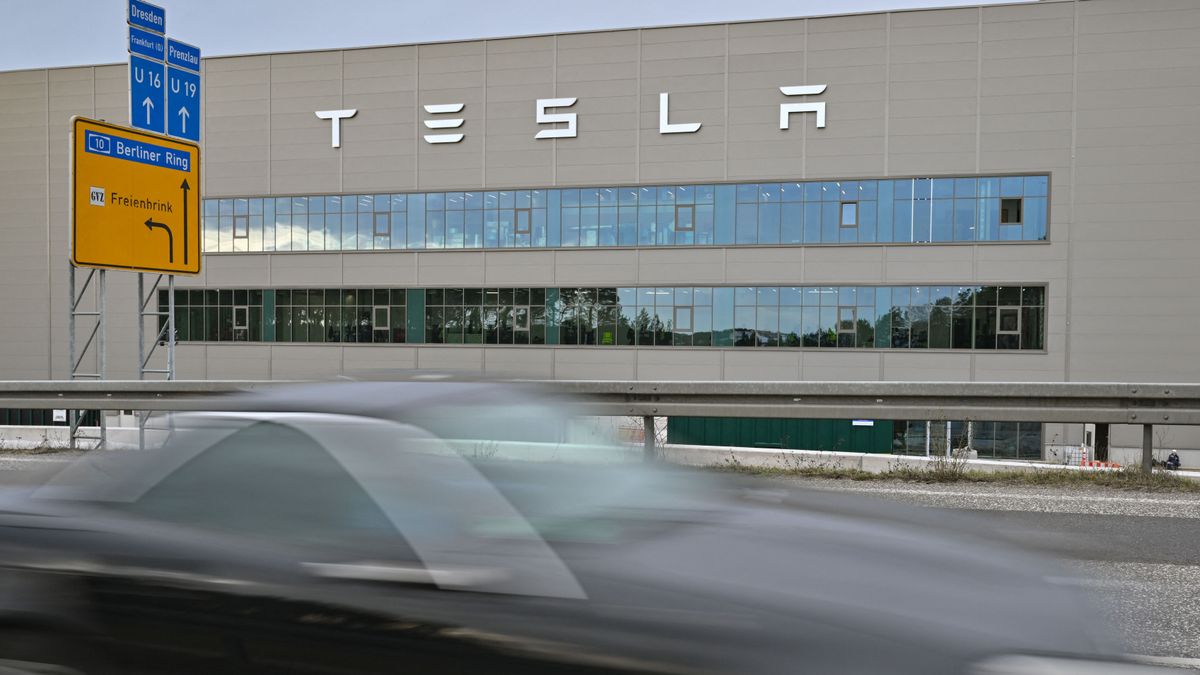 Hatalmas ország piacára lépne be a Tesla, már keresik a gyár helyét