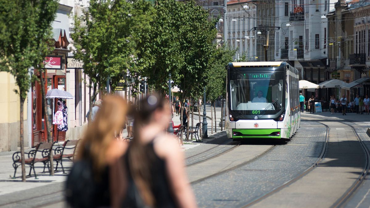 Fiatal lányt támadott meg egy férfi az egyik miskolci villamoson