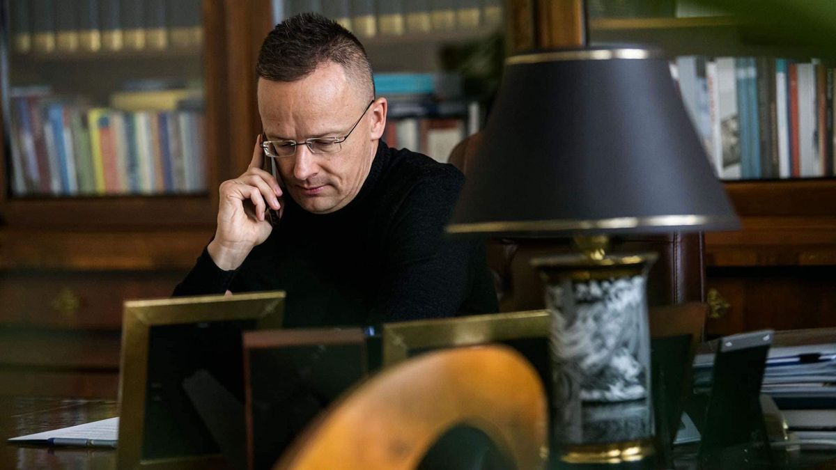 Szijjártó Péter a kisebbségi jogokról folytatott konzultációt ukrán tárgyalópartnerével