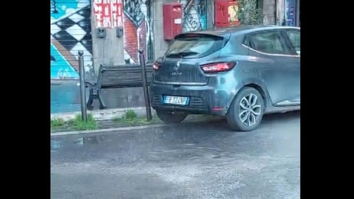 Egy felhő sem volt az égen, mégis esett az eső - videó
