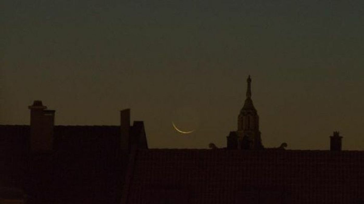 Csütörtökön megfigyelhető a holdsarló és a Fiastyúk együttállása