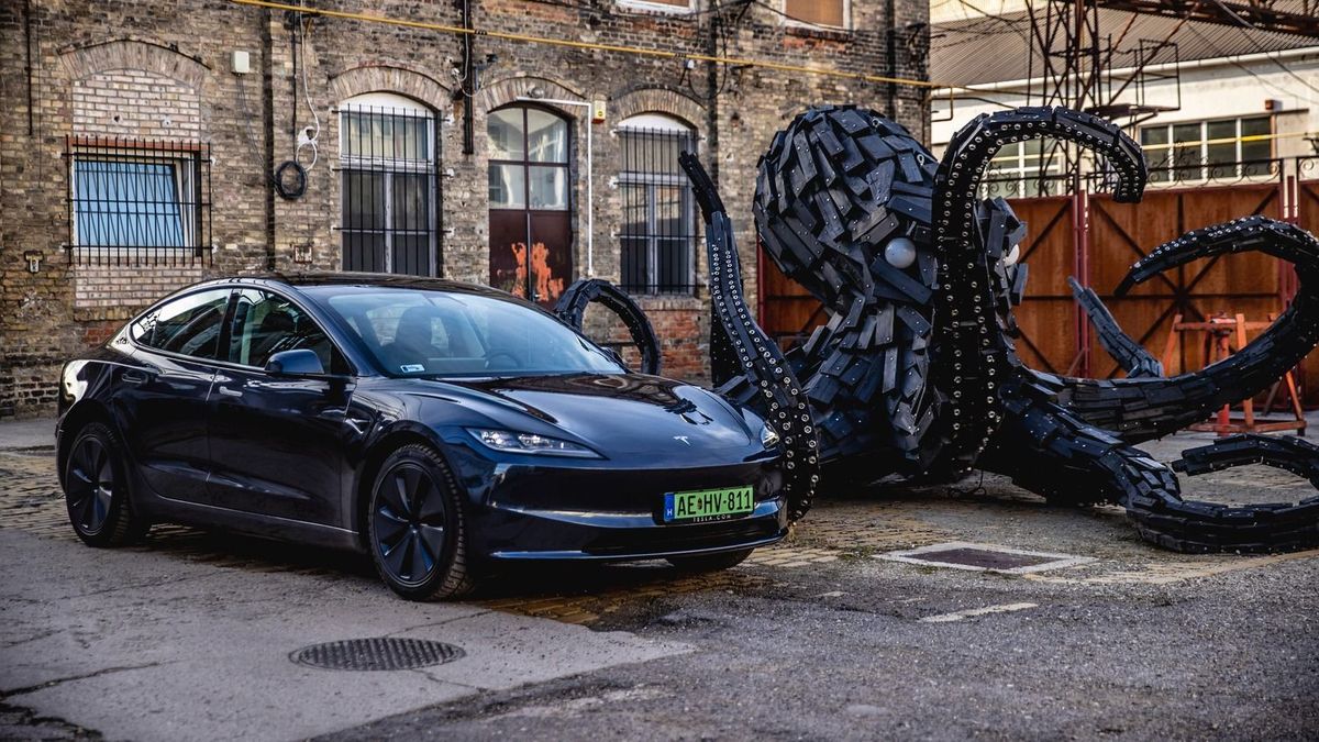 Annyit fogyaszt, mint egy kisautó, de úgy megy, mint egy sportkocsi - Tesla Model 3 RWD teszt