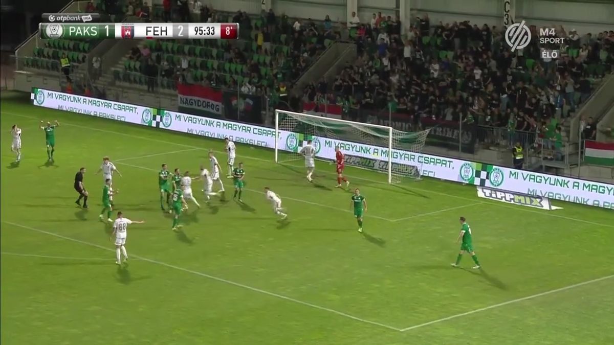 Óriási káosz és tömegverekedés zárta le az NB I rangadóját - videó
