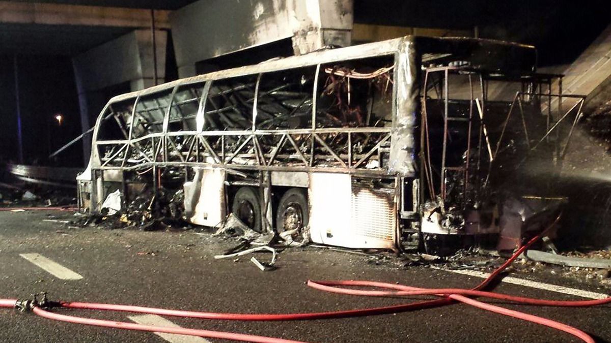 Undorítóan zaklatta a veronai buszbaleset halottjainak hozzátartozóit egy férfi
