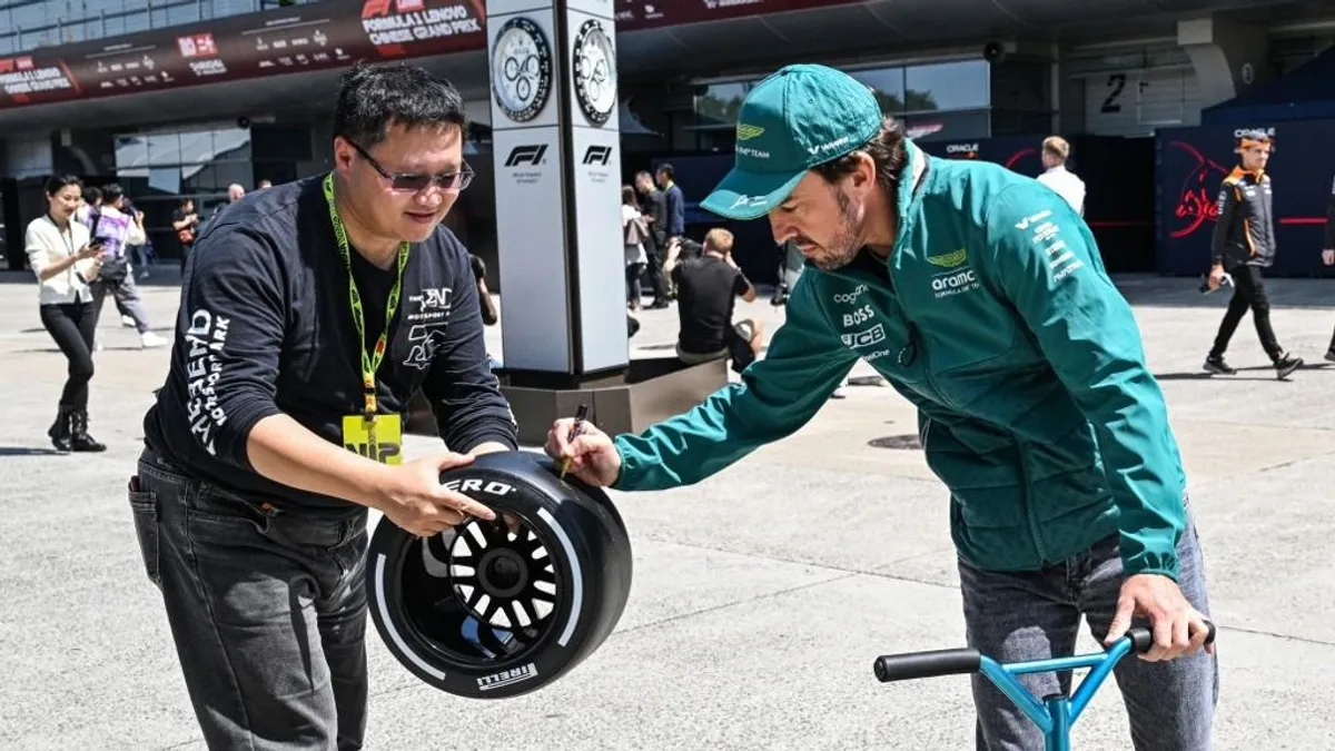 Alonso álmatlan éjszakákat okozott az Aston Martin csapatfőnökének