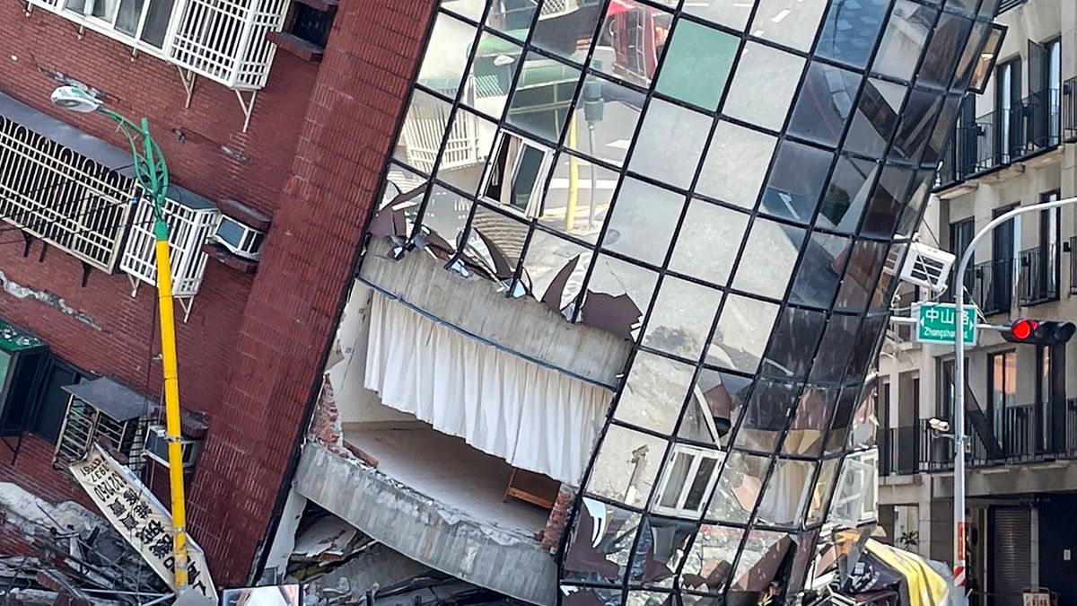 Megdöbbentő videók a pusztító tajvani földrengésről