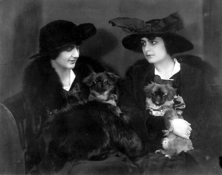 Máté Olga: Két dáma kutyával (1918)