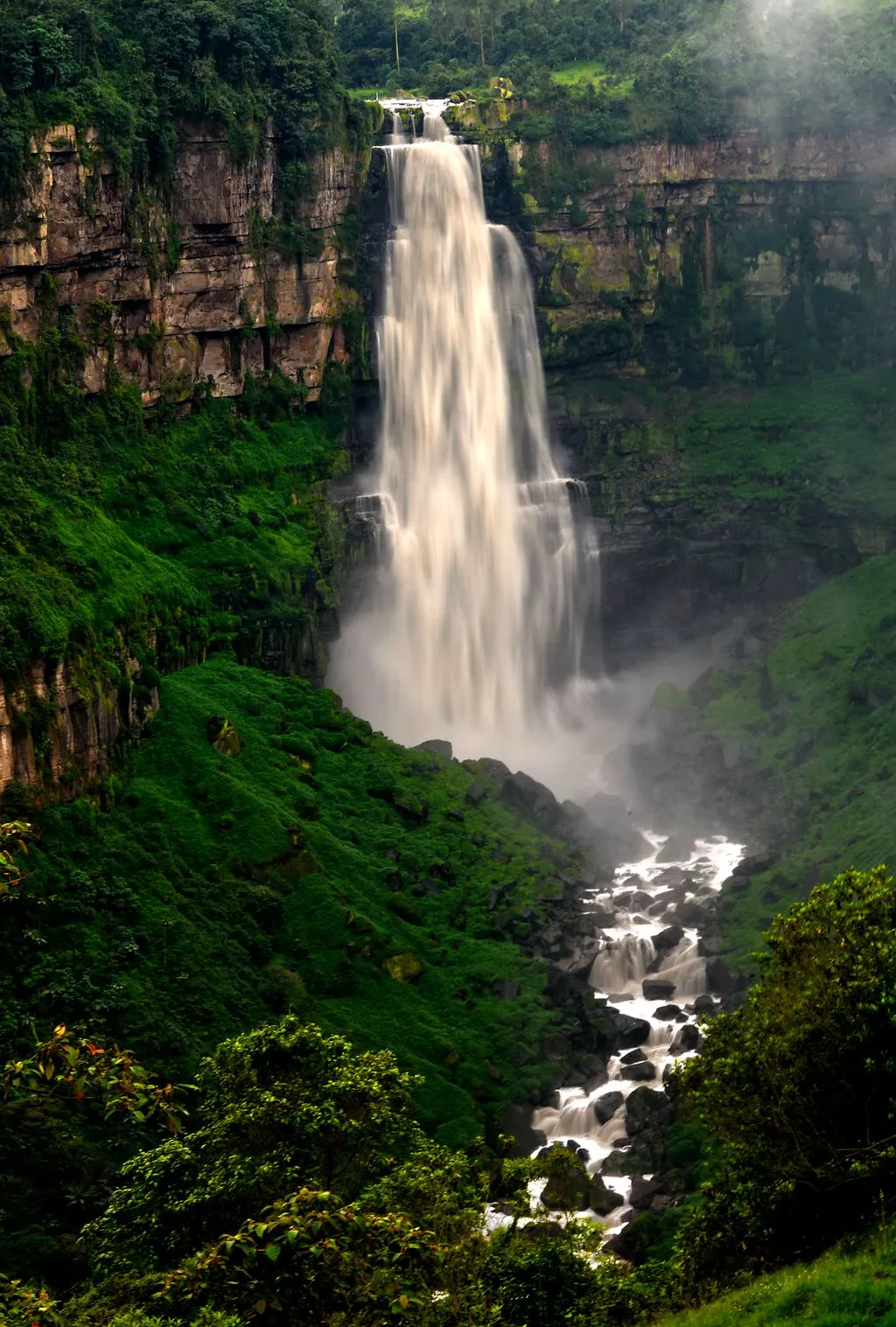 A Tequendama-vízesés és a szellemhotel