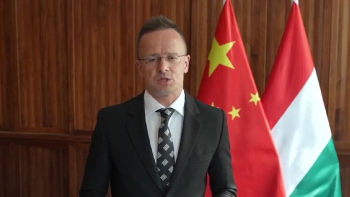 Szijjártó Péter: A kínai Fiberhome Magyarországon hozza létre legnagyobb európai bázisát
