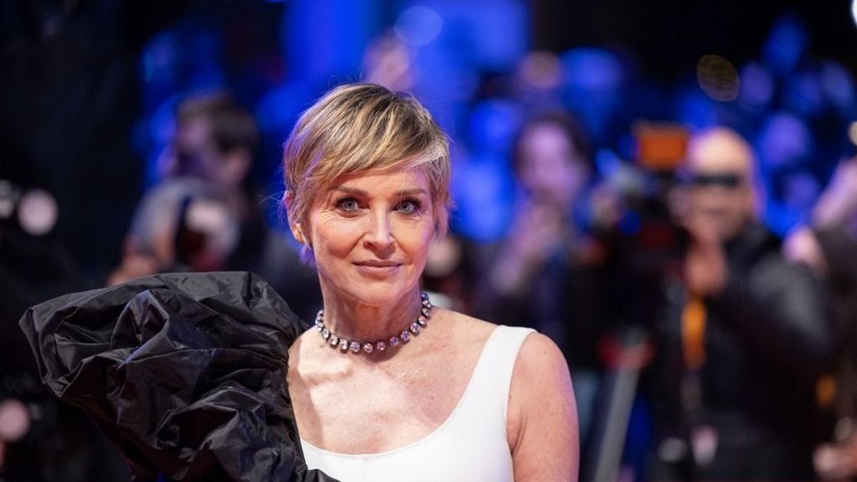 Autóbaleset miatt perlik Sharon Stone-t