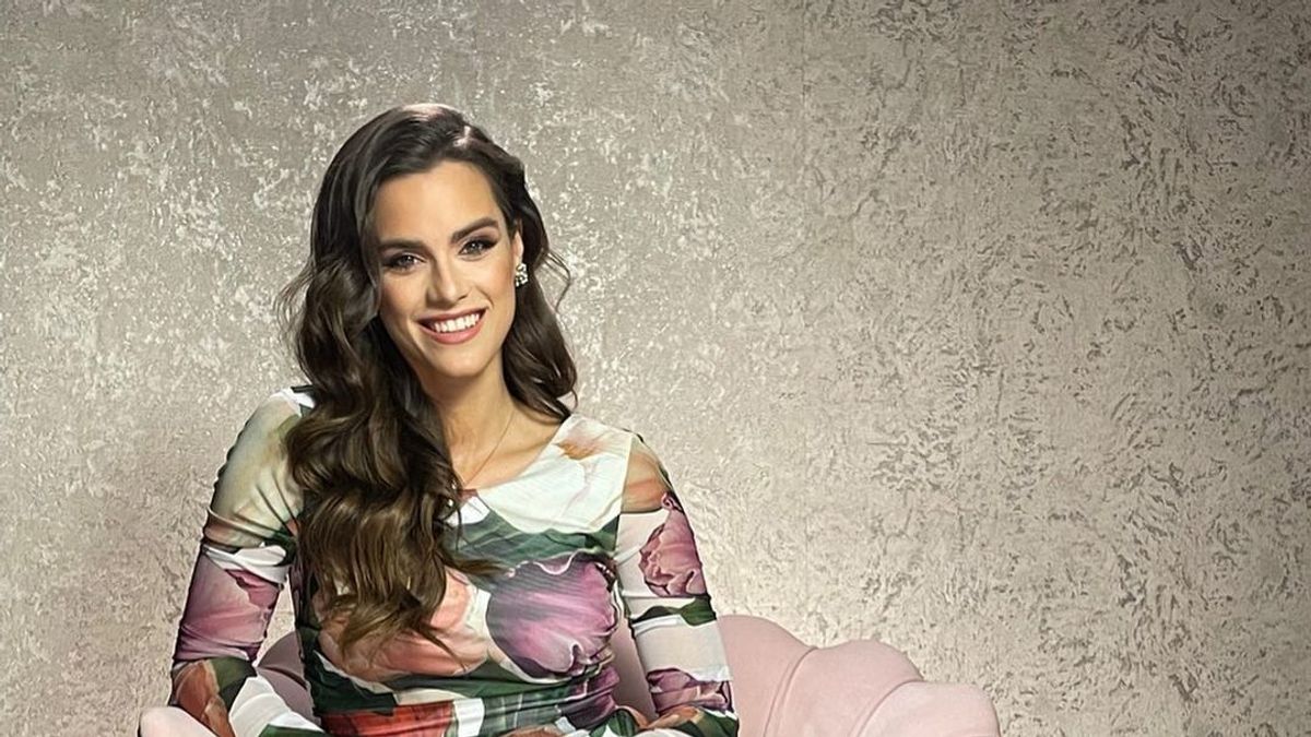 Gelencsér Timi melltartóban fotózta lapos, izmos hasát - kép