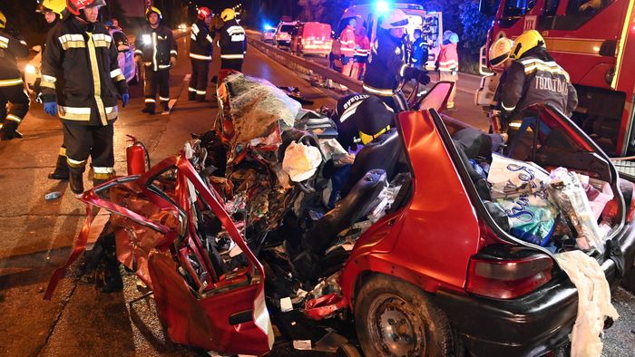Brutális baleset Budapesten: két ember meghalt, a gyáva sofőr elmenekült
