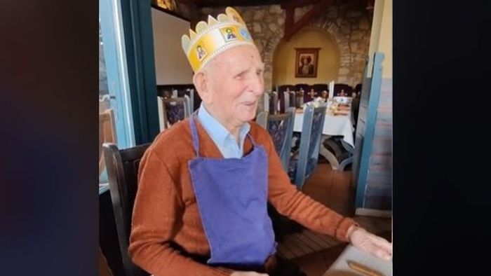 Elárulta a hosszú élet titkát egy 102 éves magyar TikTok sztár - videó