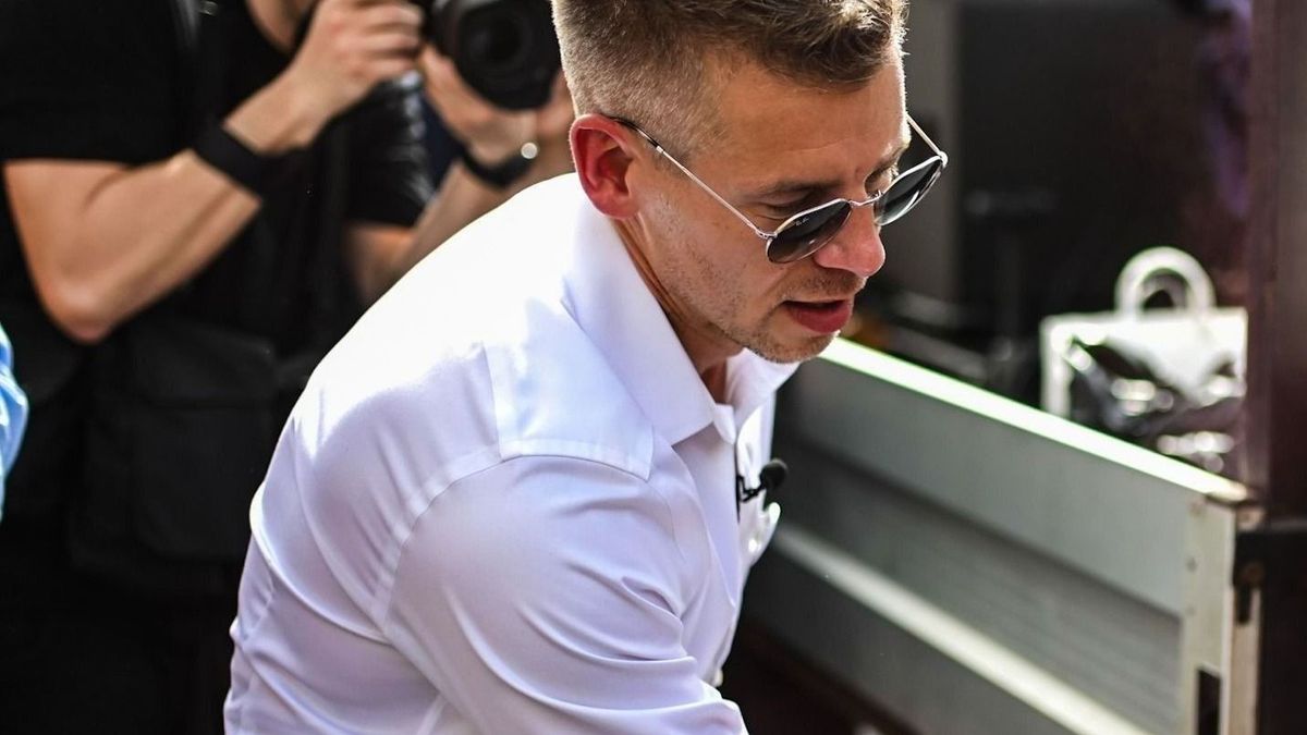 Mélyen hallgatnak az adatkezelési botrányról Magyar Péterék