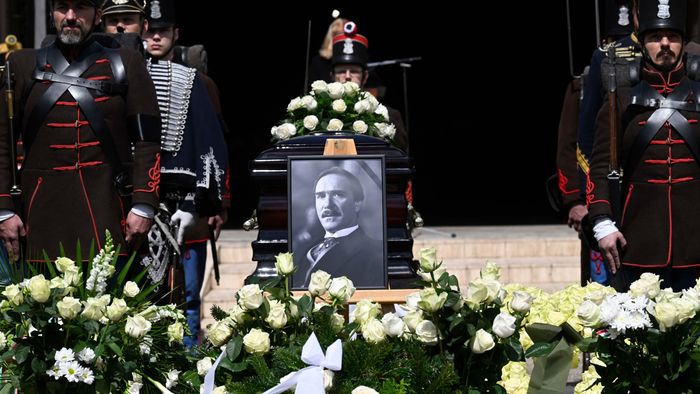 Tordy Géza temetése a Farkasréti temetőben - képek