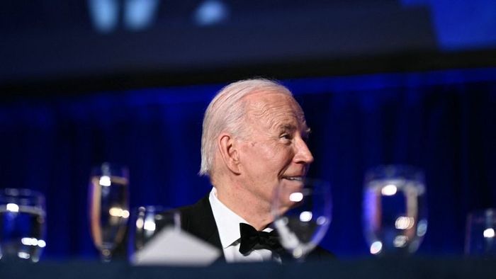 Joe Biden újabban újságírókat fenyeget