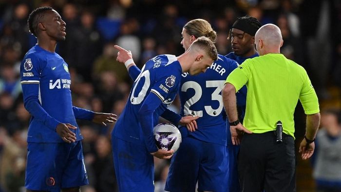 A pályán lökdösték egymást a Chelsea játékosai, az edző kirúgással fenyeget - videó