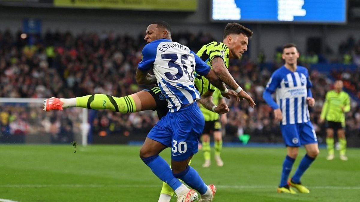Káromkodva szidják a legendás focisták az Arsenal színészkedő sztárját