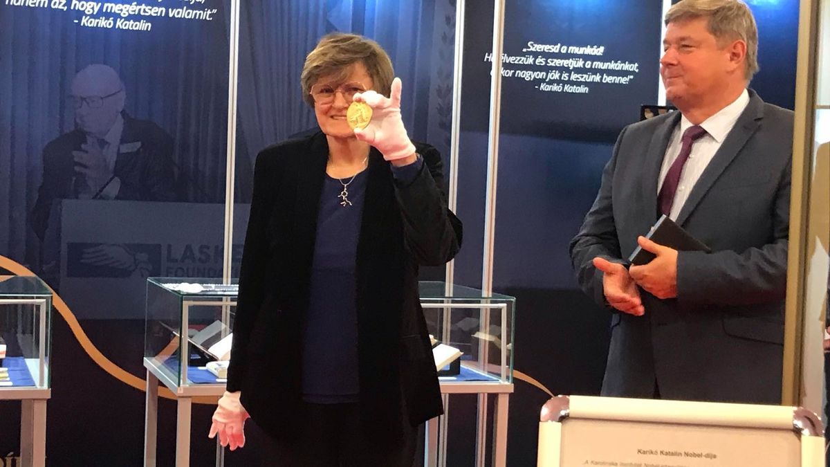 Karikó Katalin eladományozza a Nobel-díja másolatát - videó