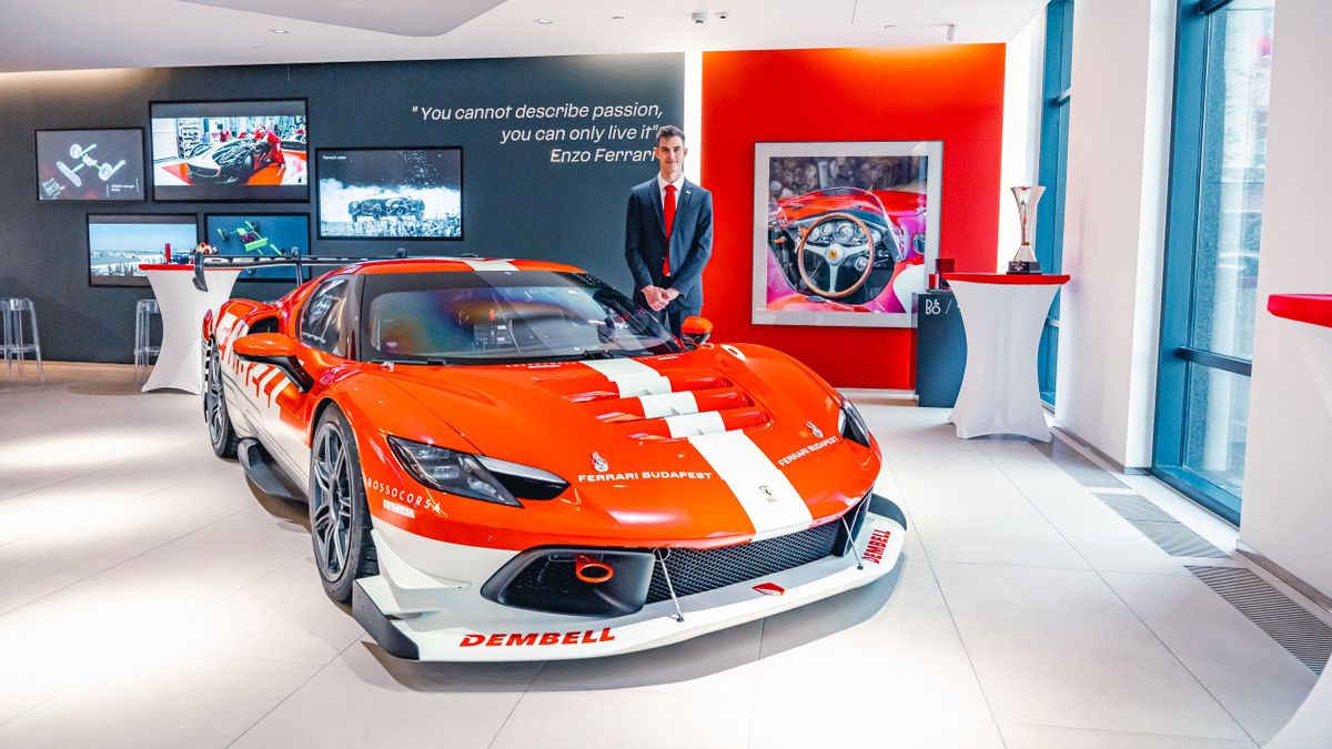 A bajnoki címért száll harcba a Ferrari magyar tehetsége - videó