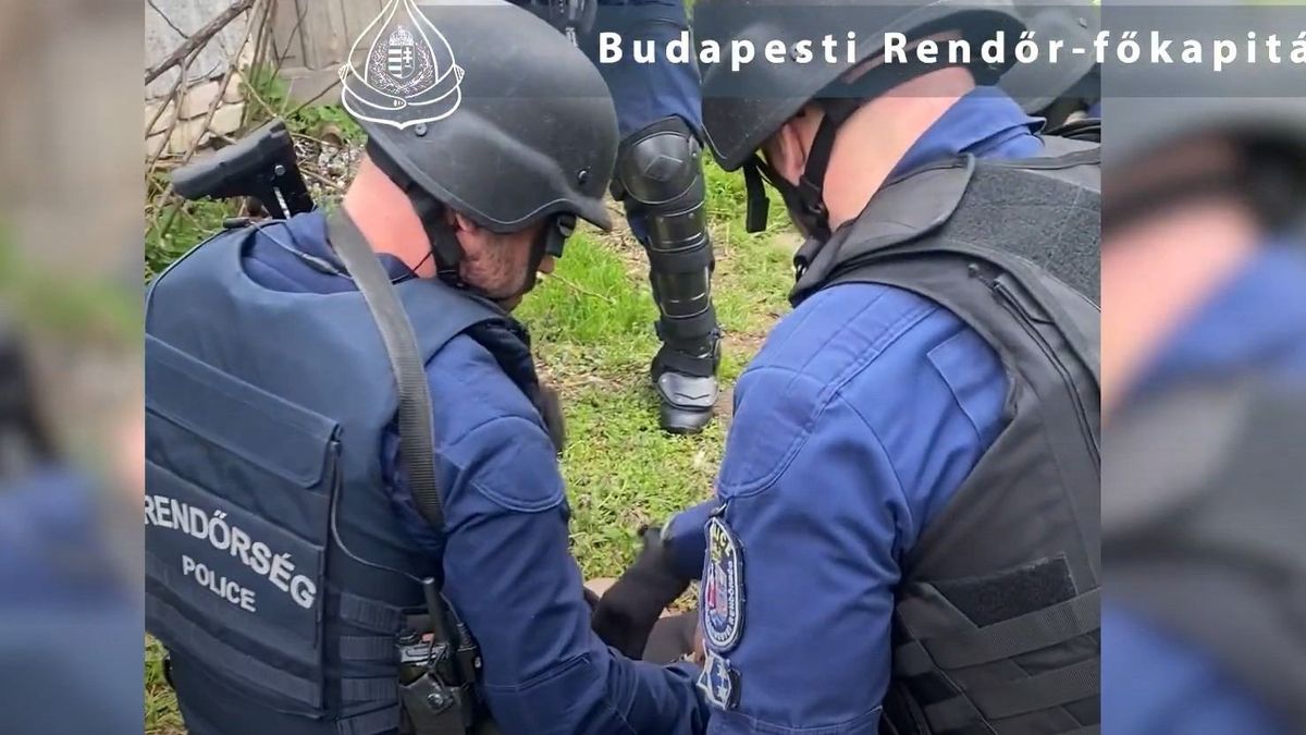 Jegyautomatákat tört fel egy férfi Budapesten