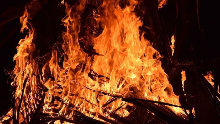 Hatalmas lángok csaptak fel Jászladányban