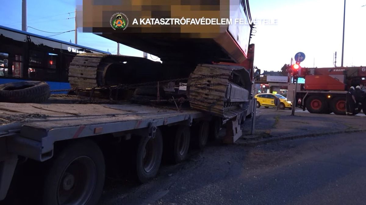 Veszély Budapesten, több tonnás markoló okozott riadalmat - videó