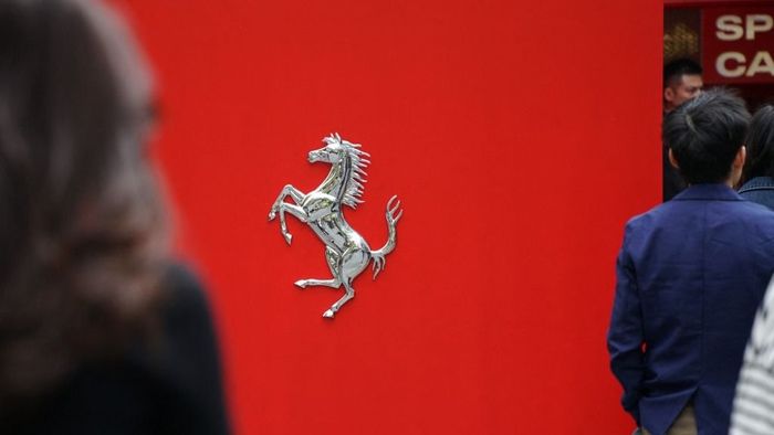 Elképesztő összeget fizet a névadó szponzor a Ferrarinak