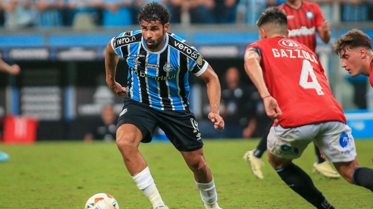 Megfejelte ellenfelét a Chelsea és az Atlético korábbi focistája - videó