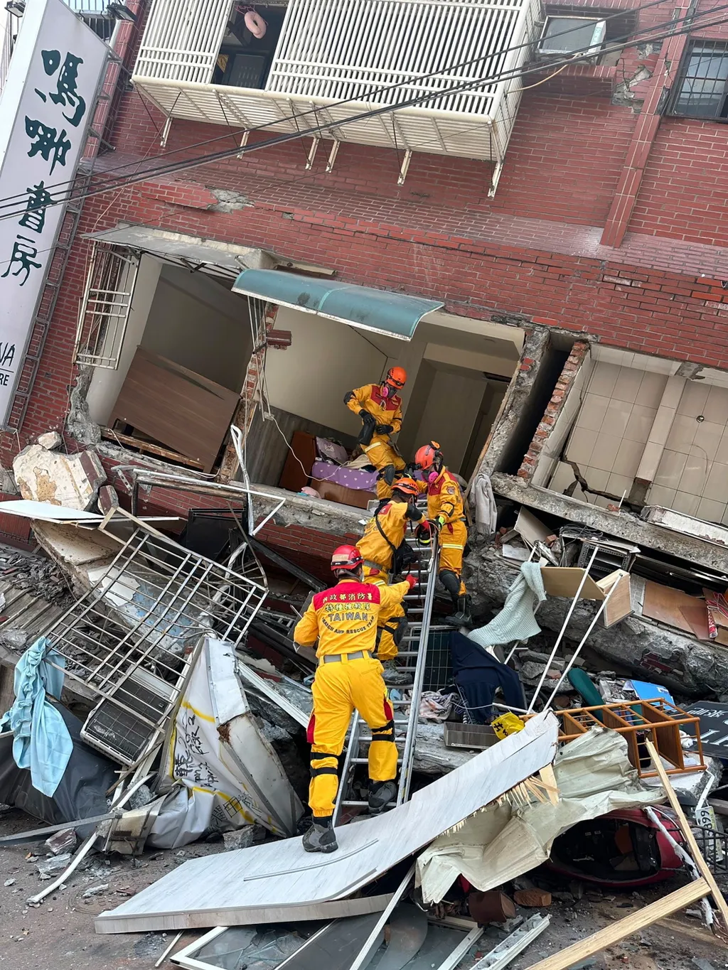 Tajvan, földrengés, 2024.04.03.,