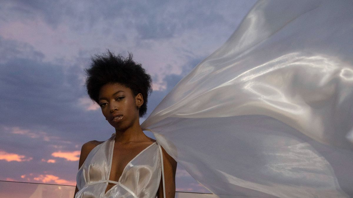 Nadrág nélkül, félmeztelenül fotózták a Next Top Model Hungary sztárját - kép