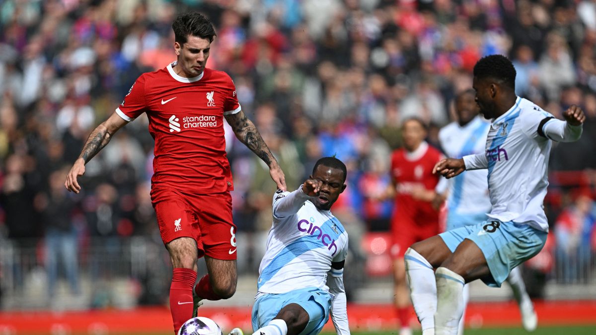 Szoboszlai Dominik hiába lendített hatalmasat a Liverpool játékán, messzebb került a bajnoki címtől Jürgen Klopp csapata