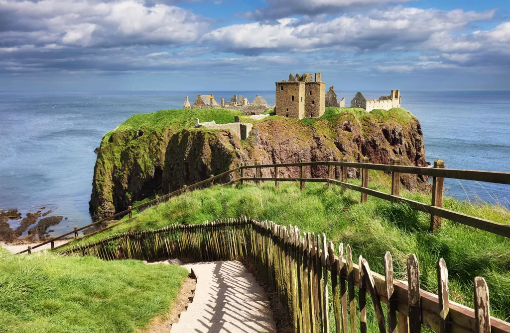 Dunnottar vára, skót, Skócia, középkori erődítmény, Dunnottar vár, Dunnottarvára