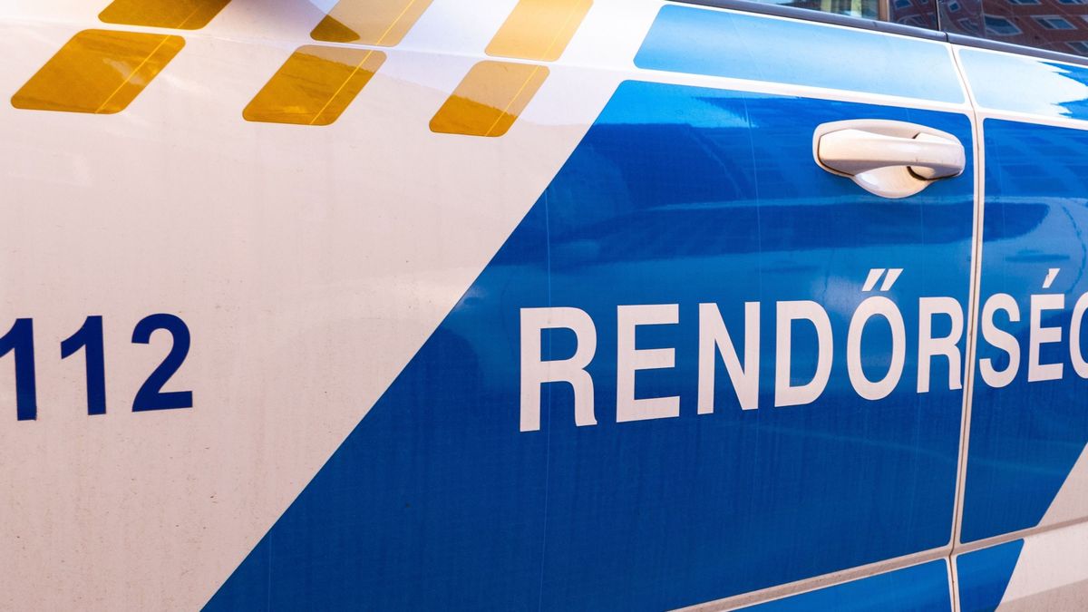 Kigyulladt egy kamion az M5-ösön, kamionbaleset az M1-esen Tatánál, hatalmas a dugó