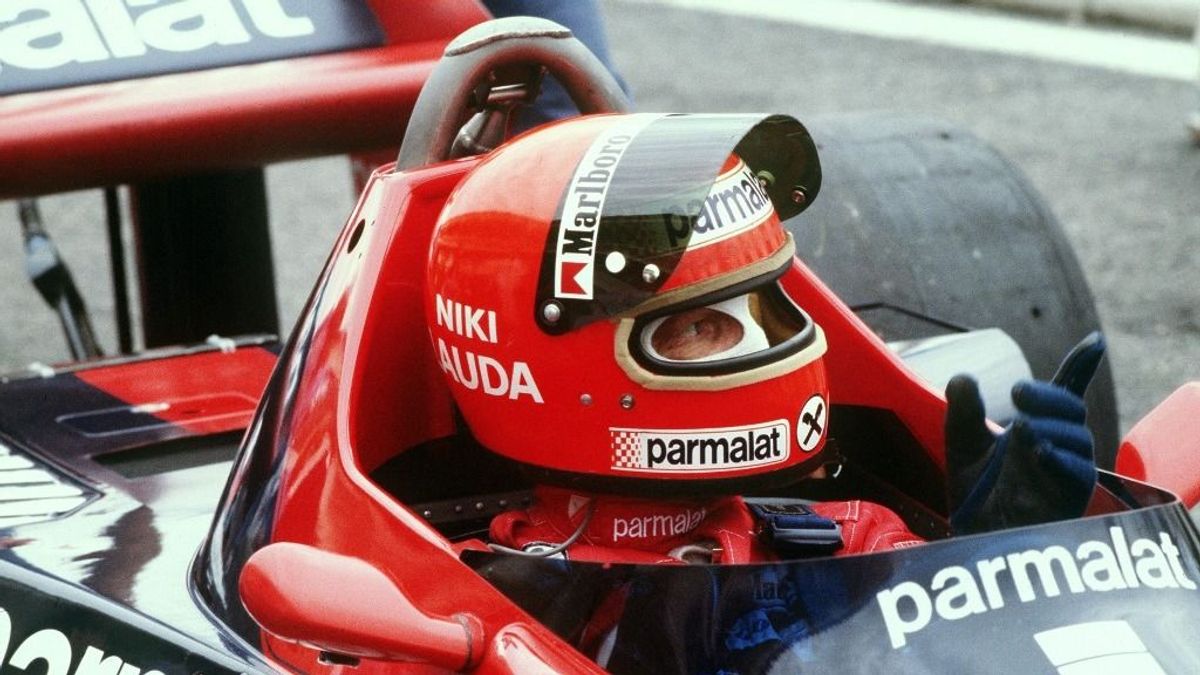Elárverezik Niki Lauda legendás megégett sisakját