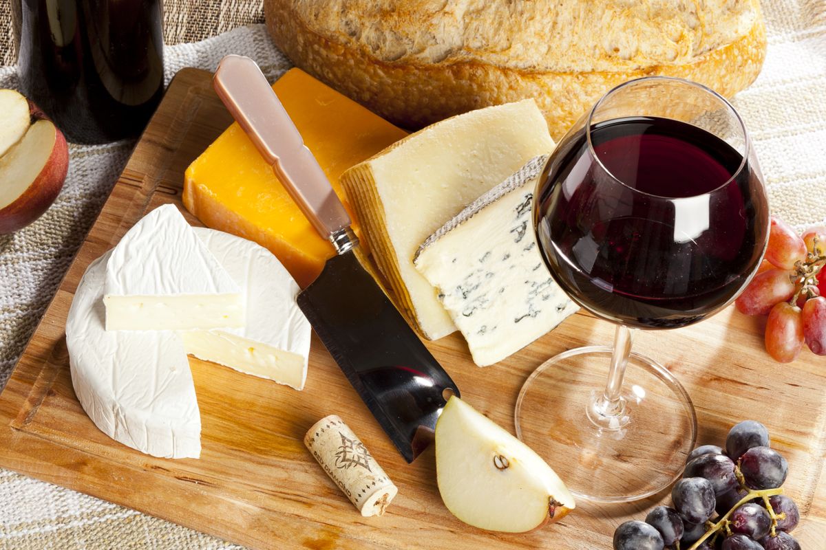 sajt, bor, sajt és bor, sajtésbor, illusztráció