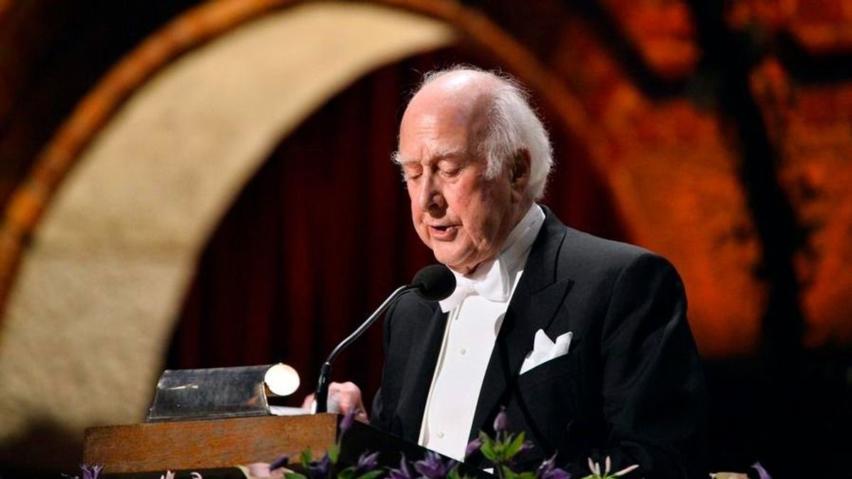 Elhunyt Peter Higgs Nobel-díjas brit elméleti fizikus, aki megjósolta az isteni részecske létét