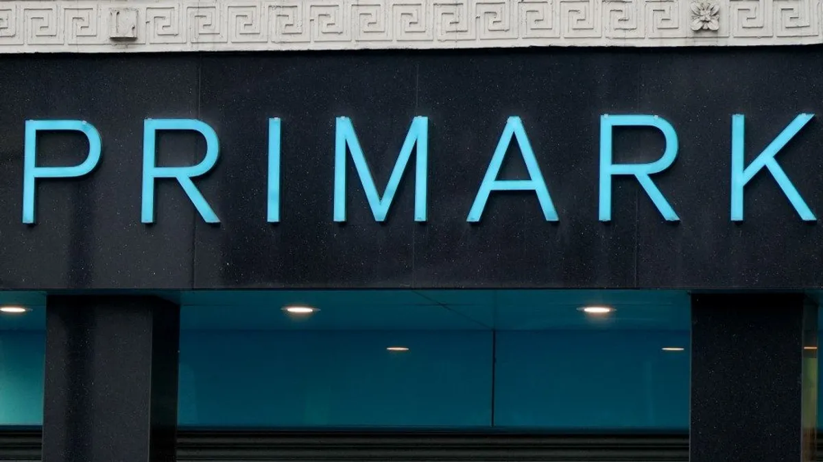 Szövetséget köt a Primark, mutatjuk, mire számíthatnak a vásárlók