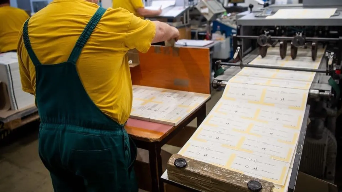 Több mint 36 millió szavazólap készül június 9-ére